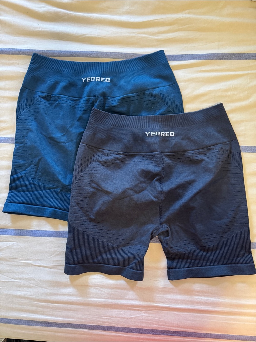 YEOREO High-Rise Seamless Bike Shorts — Black & Blue